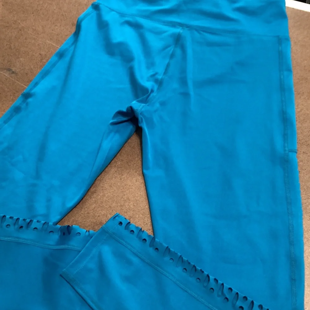 Women’s Nanette Lepore Play Cut Out Sides Compression Leggings Size Large - Picture 11 of 12